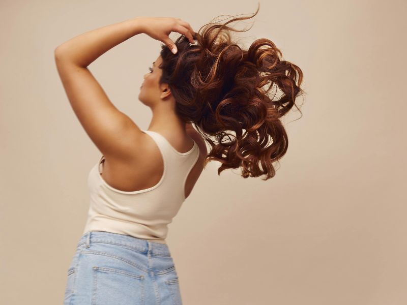 combien de cheveux perd-on par jour normalement densité capillaire chute cheveux normale